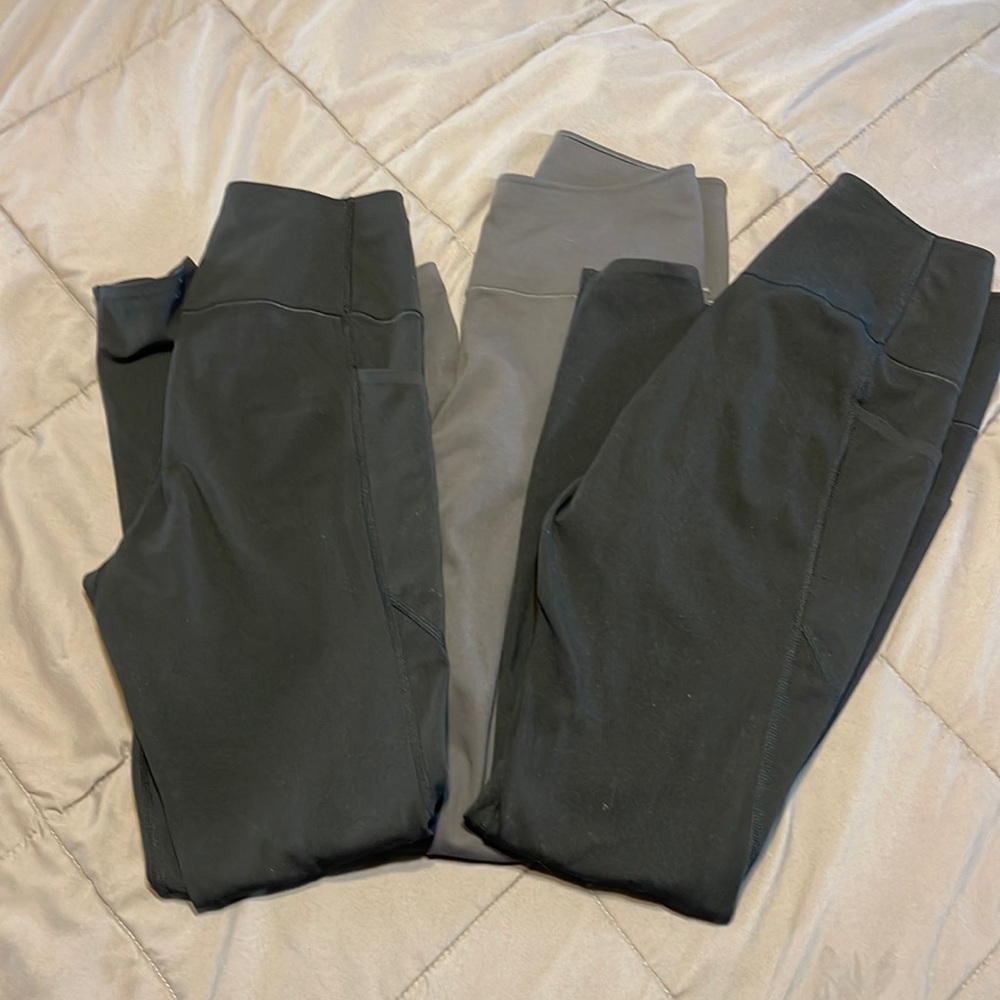 Three pairs of UNIQLO women’s leggings - Picture 1 of 1